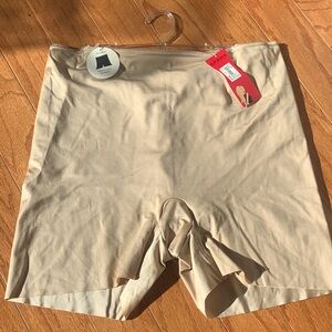 SPANX Women's Beige Bike Shorts